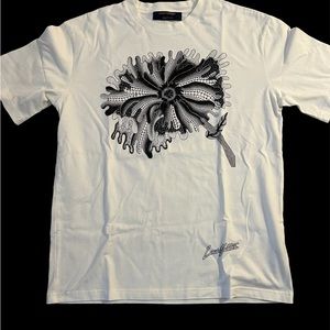Men’s Louis Vuitton white tee
